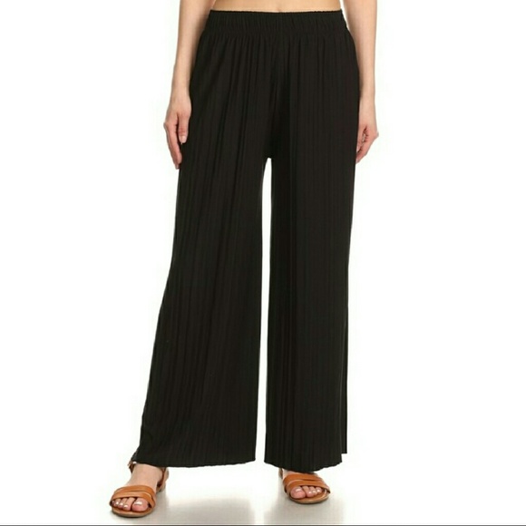 Black Pleated Palazzo Pants - Picture 4 of 6